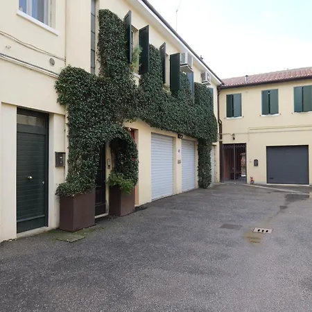 Mentana Flat, Centro Storico 페라라