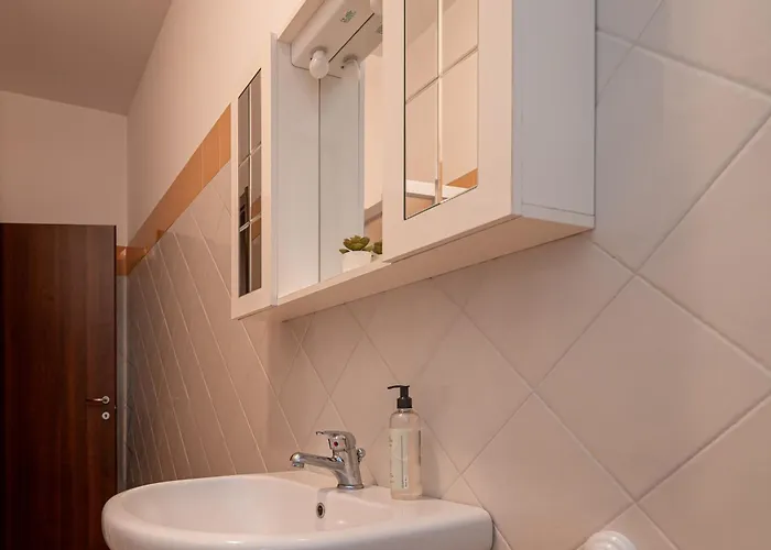 Mentana Flat, Centro Storico ホームステイ