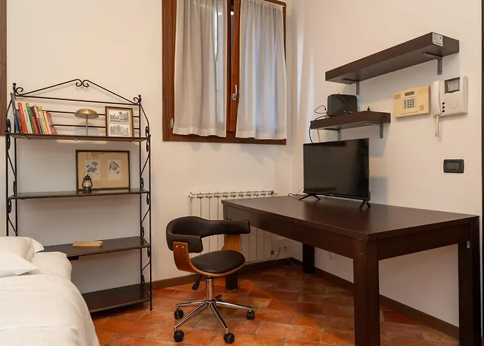 Mentana Flat, Centro Storico ホームステイ フェラーラ